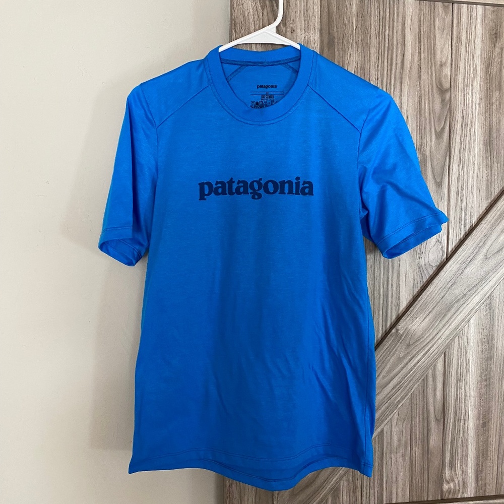 Patagonia Text Logo T Shirt Big Sur Blue Mens Sz XS Slim Fit Cotton Blend